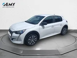 Blanc Utilisé 2022 Peugeot e-208 Active Citadine | 16 989 € (Prix juste)
