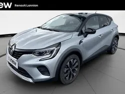 Gris Utilisé 2024 Renault Captur Evolution SUV | 18 890 € (Prix juste)