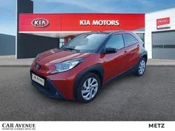 Biton rouge piment premium/toit noir Utilisé 2022 Toyota Aygo Design Citadine | 14 290 € (Prix juste)