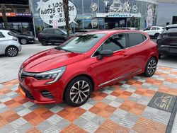 Rouge flamme nacré Utilisé 2022 Renault Clio V Techno | 17 980 € (Prix juste)