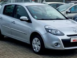 Utilisé 2011 Renault Clio III Dynamique Citadine | 4 900 € (Prix assez cher)