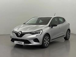Gris Utilisé 2023 Renault Clio V Equilibre Citadine | 15 250 € (Prix juste)