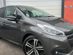 Gris Utilisé 2018 Peugeot 208 GT-line Citadine | 8 990 € (Prix juste)