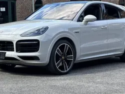 Utilisé 2022 Porsche Cayenne SUV | 89 000 € (Prix juste)