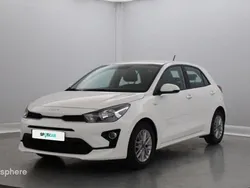 Blanc Utilisé 2023 Kia Rio Active Berline | 15 499 € (Prix juste)