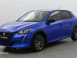 Blanc banquise (o) Utilisé 2023 Peugeot e-208 Style Citadine | 15 999 € (Super prix)