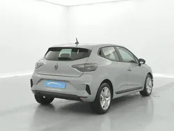 Utilisé 2024 Renault Clio V Evolution Citadine | 16 490 € (Prix juste)