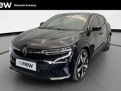 Noir Utilisé 2022 Renault Mégane Techno Berline | 23 990 € (Prix juste)
