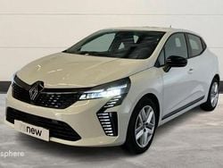 Blanc Utilisé 2024 Renault Clio V Evolution Berline | 16 299 € (Prix juste)