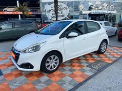 Blanc Occasion 2018 Peugeot 208 Business-Line Citadine | 8 950 € (Prix assez cher)