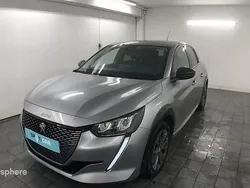 Gris Utilisé 2023 Peugeot e-208 Allure Citadine | 19 999 € (Prix juste)