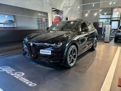 Noir vulcano métallisée Nouvelle 2025 Alfa Romeo Stelvio Veloce SUV | 55 980 € (Prix juste)