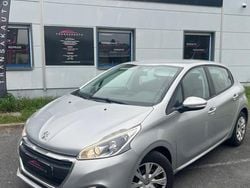 Gris Utilisé 2016 Peugeot 208 Business-Line Citadine | 7 990 € (Prix juste)