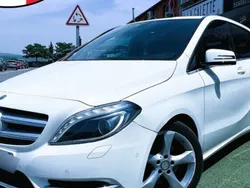 Blanc Utilisé 2013 Mercedes B180 Monospace | 7 490 € (Prix assez cher)
