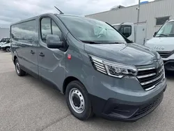 Gris Nouvelle 2025 Renault Trafic Van | 36 980 € (Prix juste)