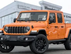 Orange Nouvelle 2025 Jeep Gladiator SUV | 57 427 € (Prix juste)