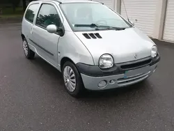 Utilisé 2005 Renault Twingo Initiale Citadine | 2 699 € (Prix juste)