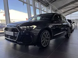 Gris manhattan métallisé noir mythe métallisé Utilisé 2025 Audi A1 Sportback Design Citadine | 29 600 € (Prix assez cher)