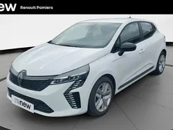 Blanc Utilisé 2024 Renault Clio V Evolution Citadine | 16 590 € (Prix juste)