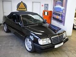 Noir Utilisé 1995 Mercedes E320 Cabriolet | 36 990 €
