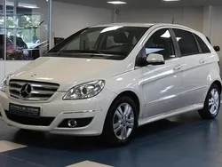 Blanc Utilisé 2011 Mercedes B180 Monospace | 6 496 €