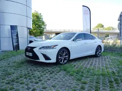 Blanc Utilisé 2020 Lexus ES300 Sport Line Berline | 34 999 €