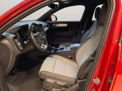 Rouge Utilisé 2024 Volvo XC40 Core SUV | 32 990 € (Bon prix)