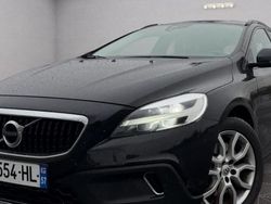 Noir Occasion 2018 Volvo V40 CC Summum Break | 11 999 €