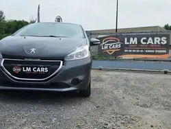 Gris Utilisé 2015 Peugeot 208 Active Citadine | 8 500 € (Prix assez cher)