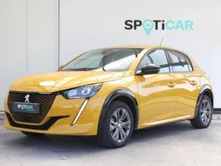 Jaune Utilisé 2022 Peugeot e-208 Style Citadine | 17 900 € (Prix juste)