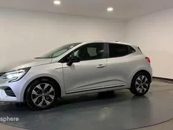 Gris Utilisé 2023 Renault Clio V Evolution Berline | 13 990 € (Bon prix)