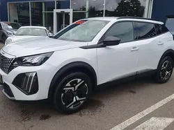 Blanc Nouvelle 2025 Peugeot 2008 Allure SUV | 26 900 € (Prix assez cher)