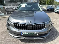 Gris Utilisé 2024 Skoda Kamiq Selection SUV | 19 990 € (Prix juste)