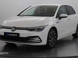 Blanc Utilisé 2024 VW Golf VIII Style Berline | 30 999 € (Prix assez cher)