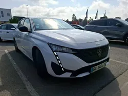 Utilisé 2022 Peugeot 308 Active Berline | 19 990 € (Prix juste)