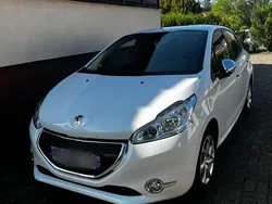 Utilisé 2014 Peugeot 208 Allure Citadine | 7 700 € (Prix juste)