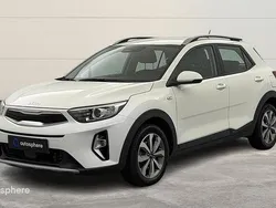Blanc Utilisé 2022 Kia Stonic Active SUV | 16 999 € (Prix juste)