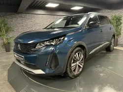 Bleu Utilisé 2022 Peugeot 5008 Allure Monospace | 24 990 € (Prix juste)