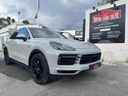 Gris Utilisé 2021 Porsche Cayenne Turbo SUV | 72 990 €