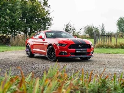 Rouge Occasion 2017 Ford Mustang GT Fastback Coupé | 44 990 € (Prix juste)