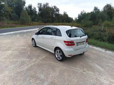 Mercedes B200