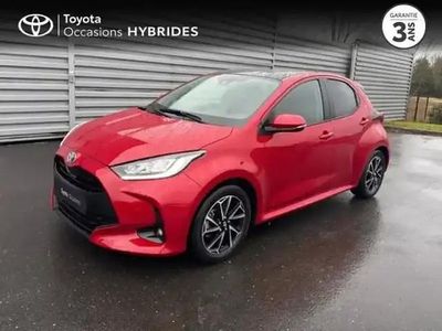 Occasion Toyota Yaris Hybrid Design 2022 Rouge intense Berline