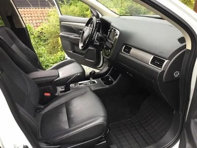 Blanc Occasion 2015 Mitsubishi Outlander Instyle SUV | 7 500 €