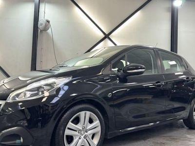 Occasion 2018 Peugeot 208 Signature Sky Citadine | 6 990 € (Prix juste)
