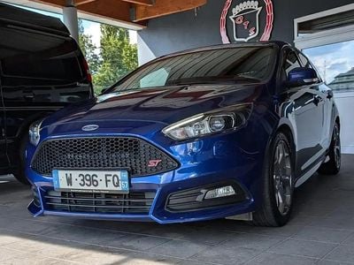 Bleu Occasion 2016 Ford Focus ST Berline | 16 490 € (Prix juste)