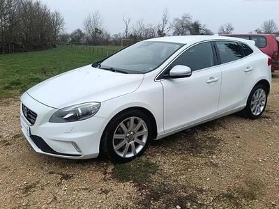 Blanc Occasion 2013 Volvo V40 R-Design Break | 9 990 €