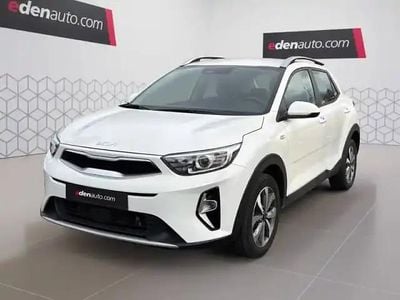 Clear white Occasion 2023 Kia Stonic SUV | 17 900 € (Bon prix)