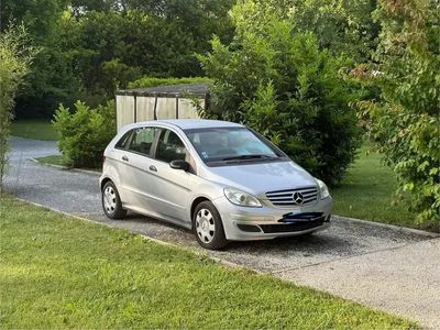 Mercedes B180