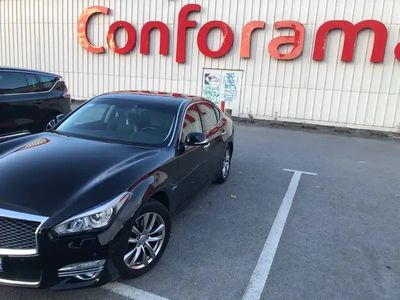 Infiniti Q70