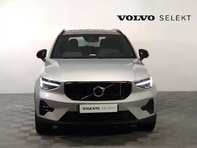 Argent aurore métallisé Occasion 2023 Volvo XC40 Plus SUV | 36 500 € (Prix juste)